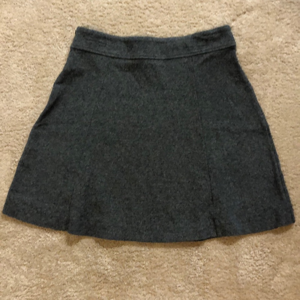 New w/o tags beautiful gray skirt 😍